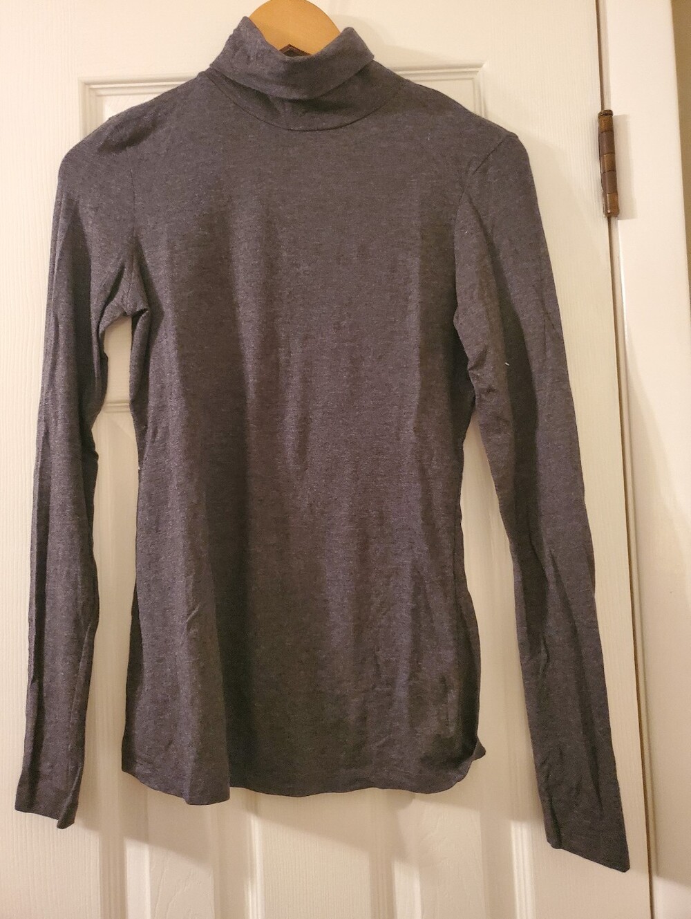 Express Womenโs Dark Gray Long Sleeve Turtleneck Small Preowned
